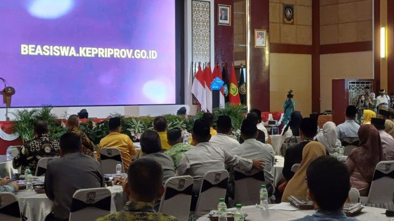 Pemerintah Provinsi Kepri membuka pendaftaran beasiswa pendidikan tahun 2025 dengan total kuota 1.176 mahasiswa dan dana Rp3 miliar, mulai jenjang D-III hingga S2.