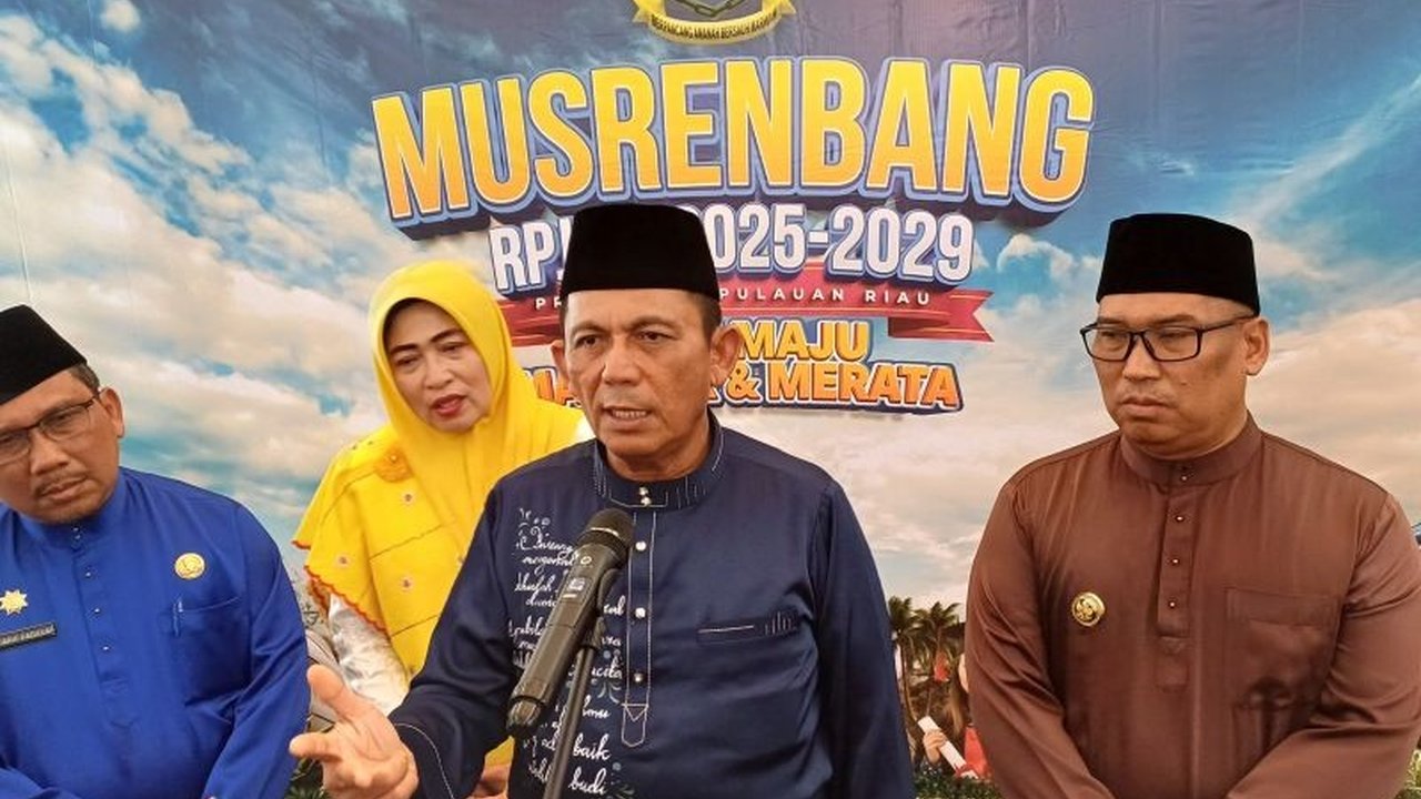 Gubernur Kepri, Ansar Ahmad, menetapkan lima program prioritas dalam Musrenbang 2025-2029, fokus pada pembangunan ekonomi maritim, infrastruktur, SDM, tata kelola pemerintahan, dan pelestarian budaya Melayu.