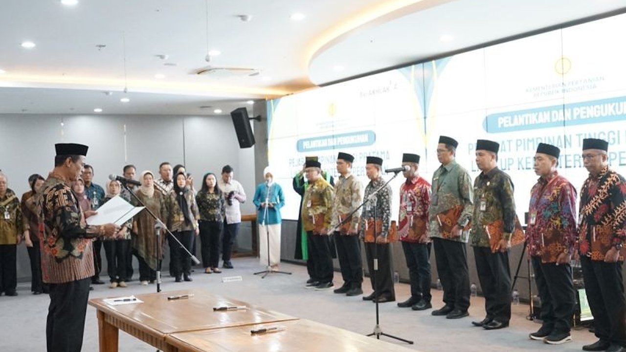 Menteri Pertanian Andi Amran Sulaiman tegaskan penolakan terhadap calon pejabat titipan, termasuk keluarga, demi meritokrasi dan kompetensi dalam pengangkatan jabatan di Kementan.