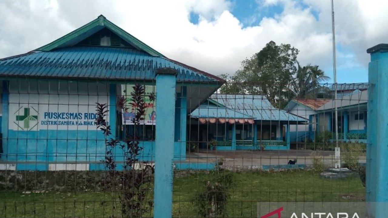 Pemerintah Kabupaten Biak Numfor, Papua, meluncurkan layanan kesehatan puskesmas selama 24 jam di enam lokasi untuk meningkatkan akses masyarakat terhadap layanan kesehatan.