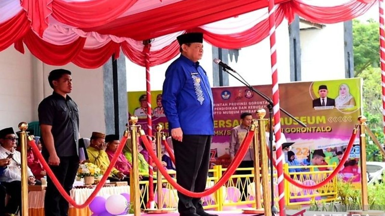 Gubernur Gorontalo, Gusnar Ismail, pada peringatan Hardiknas 2025 menekankan komitmen mencerdaskan bangsa dengan pendidikan inklusif dan bermutu, serta pembentukan karakter anak melalui program ‘Pagi Ceria’.