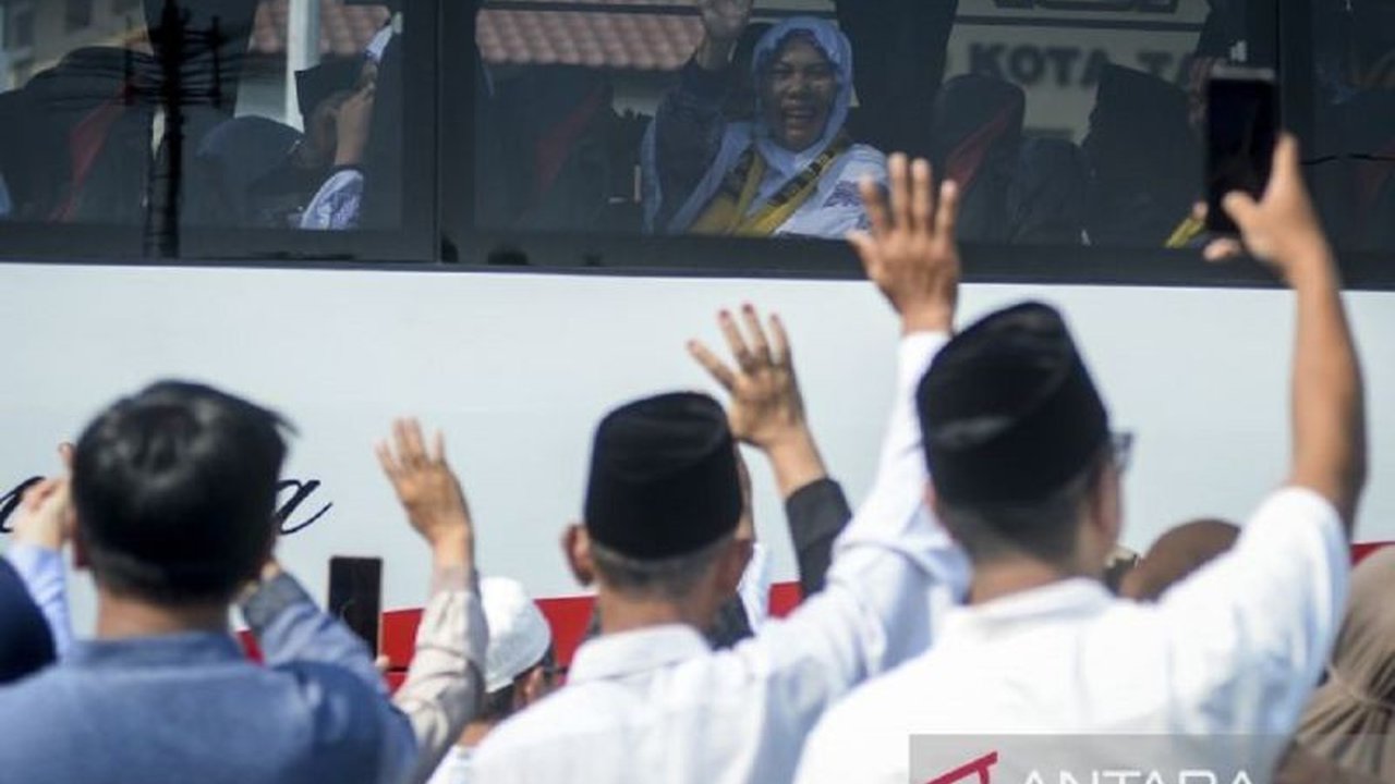 Pemkot Tangerang alokasikan Rp1,5 miliar untuk operasional ibadah haji tahun 2025, termasuk keberangkatan dan pemulangan jamaah, serta layanan vaksinasi gratis meningitis dan polio.
