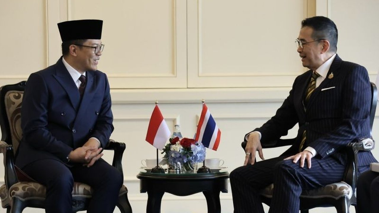 Indonesia dan Thailand resmi meningkatkan hubungan bilateral menjadi kemitraan strategis, membuka peluang investasi dan kerja sama ekonomi yang lebih luas di berbagai sektor.