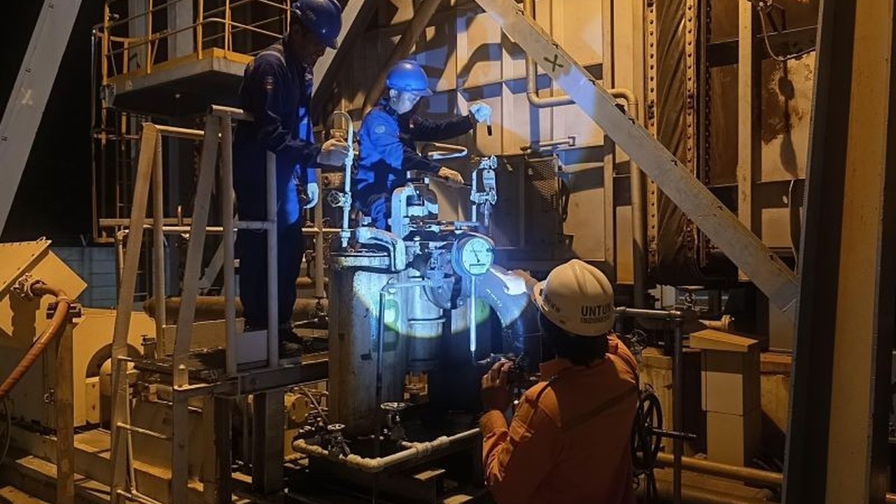 PT PLN (Persero) berhasil memulihkan seluruh sistem kelistrikan di Bali yang terganggu pada Jumat (2/5), dalam waktu kurang dari 12 jam, berkat kerja keras ratusan personel.