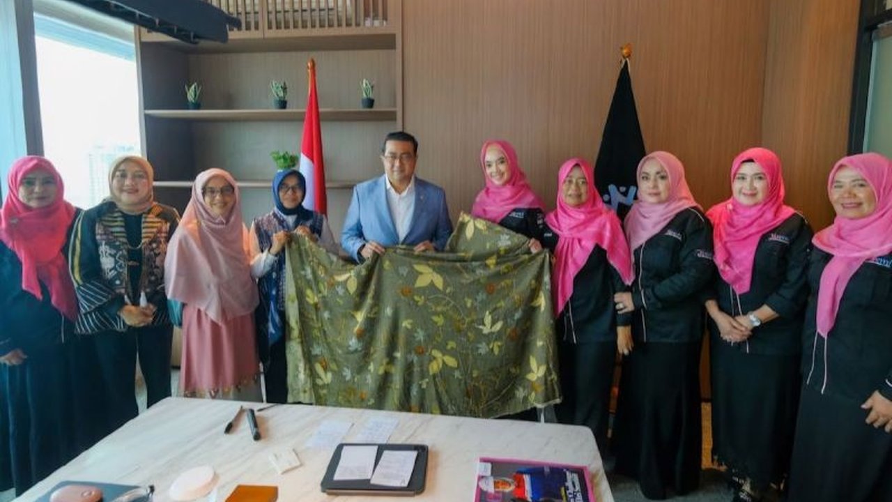 Ikatan Pengusaha Muslimah Indonesia (Ipemi) menilai pengembangan ekonomi kreatif sebagai mesin baru pertumbuhan ekonomi, siap berkolaborasi dengan Kemenekraf.