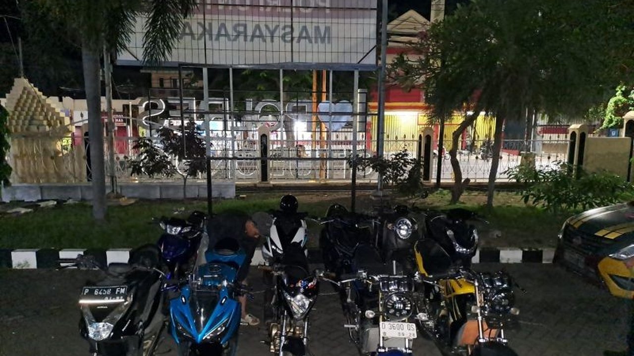 Satuan Samapta Polres Situbondo menertibkan aksi balap liar di Jalan Argopuro dan Basuki Rahmat, mengamankan puluhan motor yang tak sesuai spesifikasi dan tanpa surat-surat.