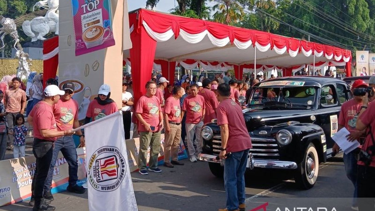 Pemkot Magelang memanfaatkan ajang reli mobil kuno untuk menarik wisatawan dan mempromosikan potensi wisata serta UMKM lokal, meningkatkan perekonomian daerah.