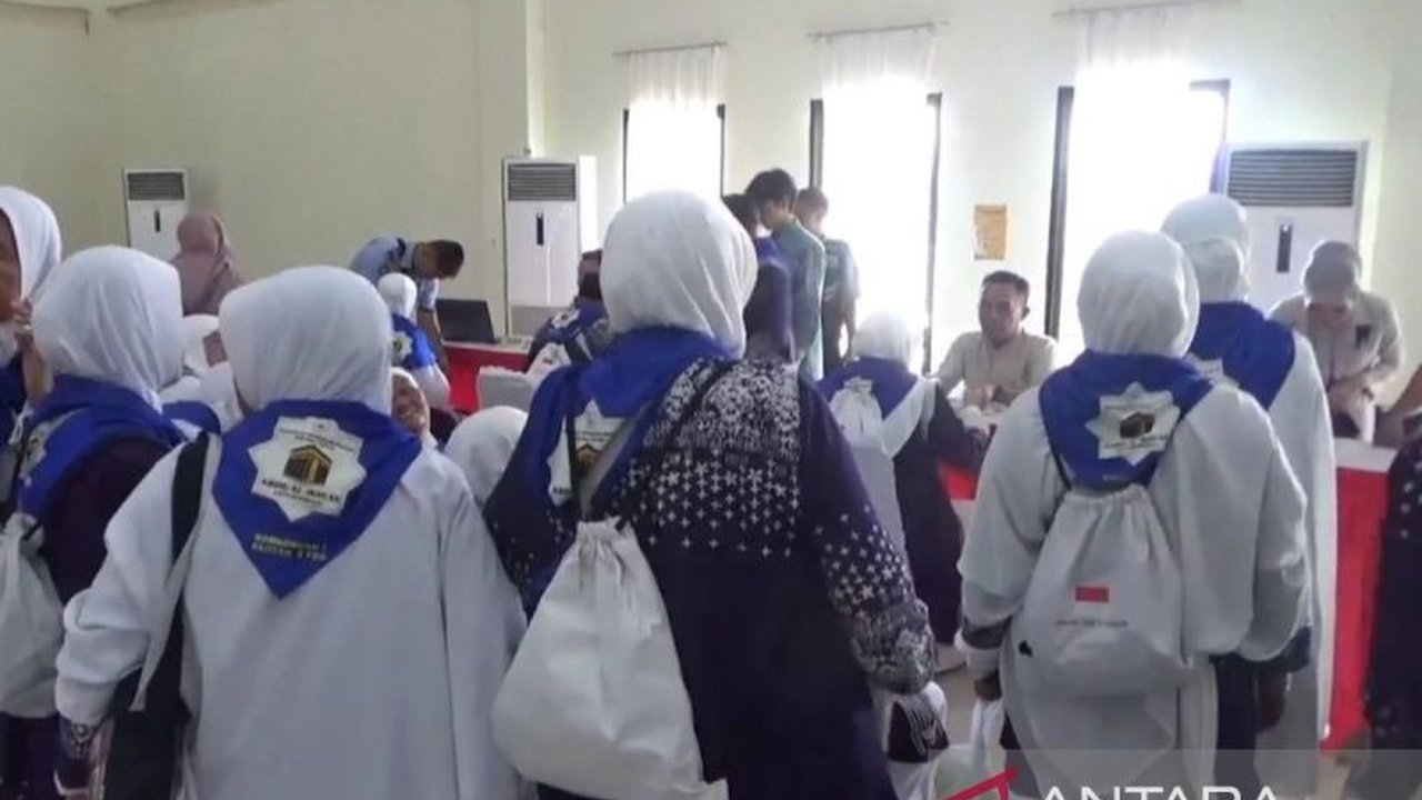 Sebanyak 423 calon haji dari Kota Bengkulu, Seluma, dan Bengkulu Tengah telah tiba di asrama haji, menjalani pemeriksaan kesehatan, dan bersiap diberangkatkan ke Arab Saudi pada 4 Mei 2025.