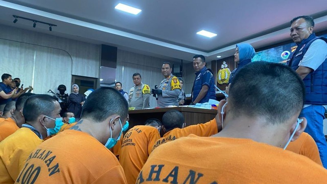 Polresta Bandarlampung berhasil menangkap 28 tersangka kasus narkoba dengan barang bukti beragam jenis narkoba dan menyelamatkan lebih dari 1500 jiwa dari bahaya penyalahgunaan narkoba.