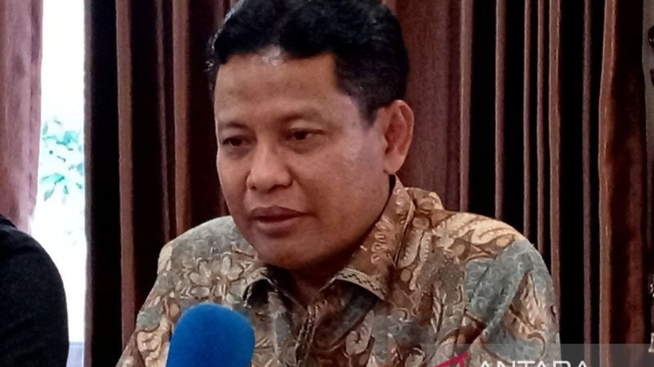 Anggota DPD RI, Abdul Kholik, mengusulkan agar Jawa Tengah selatan ditetapkan sebagai daerah khusus penyangga pangan nasional, memanfaatkan potensi pertanian dan maritimnya yang besar.