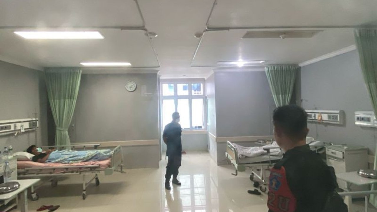 Sebanyak 19 warga binaan Lapas Bukittinggi yang mengalami keracunan massal akibat minuman keras oplosan telah kembali ke lapas setelah menjalani perawatan, sementara dua lainnya masih dirawat intensif di rumah sakit.