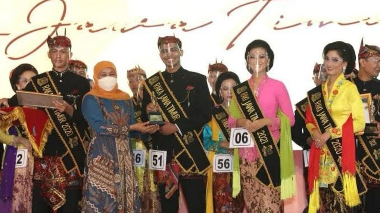 Firsta Yufi Amarta, wakil Jawa Timur, berhasil meraih gelar Puteri Indonesia 2025, membanggakan Gubernur Khofifah Indar Parawansa dan seluruh masyarakat Jawa Timur.