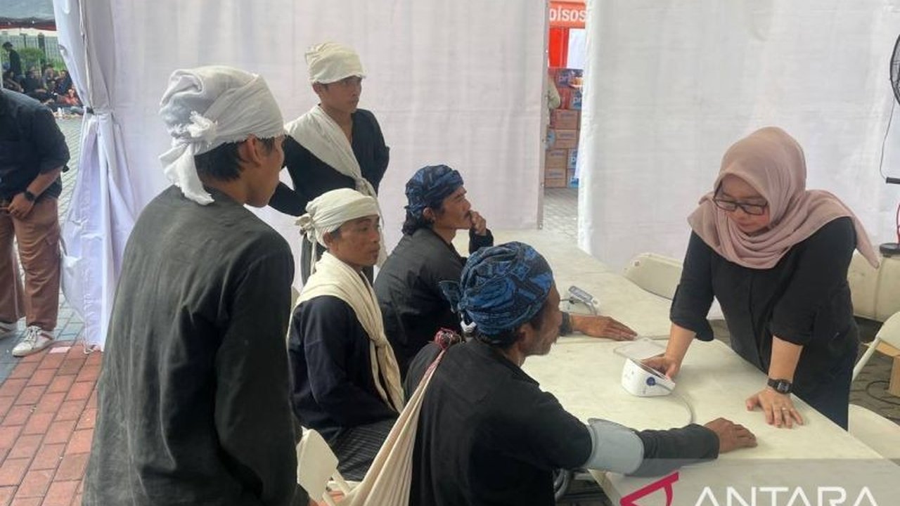 Pemerintah Provinsi Banten menyediakan layanan kesehatan gratis selama Seba Badui di Gedung Negara Provinsi Banten, melayani berbagai keluhan warga Badui yang kebanyakan disebabkan kelelahan perjalanan.