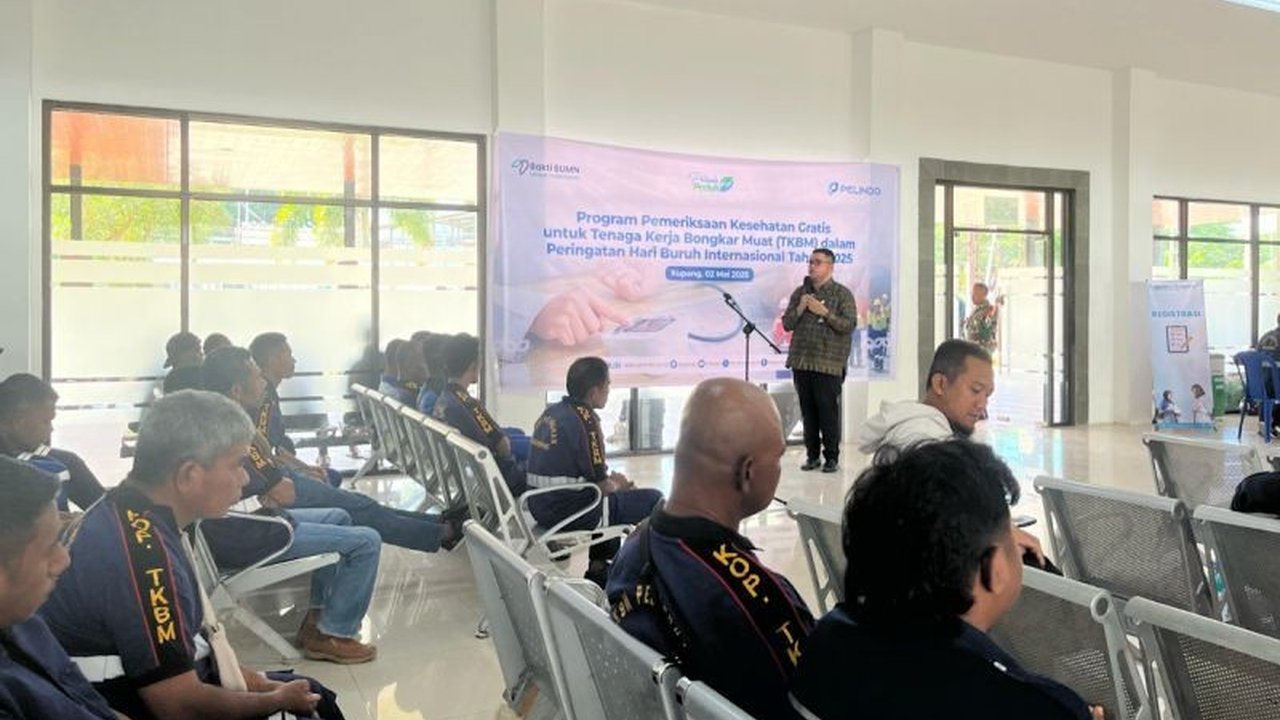 PT Pelindo memfasilitasi pemeriksaan kesehatan gratis bagi 213 Tenaga Kerja Bongkar Muat (TKBM) di Pelabuhan Tenau, Kupang, NTT, dalam rangka memperingati Hari Buruh Internasional 2025.