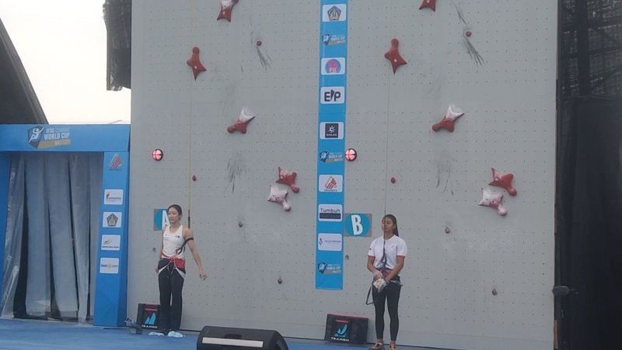 Atlet panjat tebing Indonesia, Kadek Adi Asih, berhasil merebut medali perunggu pada final speed putri Piala Dunia Panjat Tebing 2025 di Nusa Dua, Bali, mengalahkan atlet Korea Selatan.