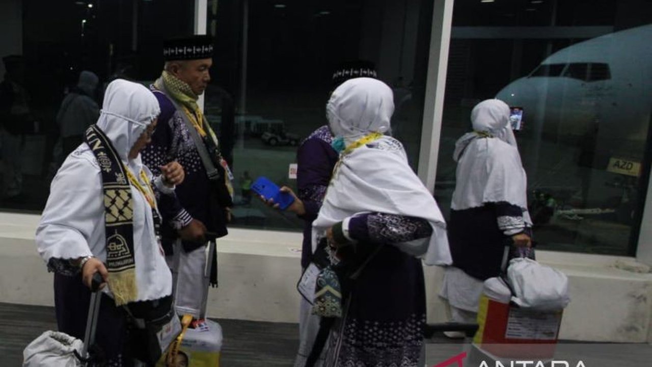 Kemenag Cirebon memastikan 91 lansia dalam kondisi sehat dan siap berangkat haji 2025 setelah melalui serangkaian pemeriksaan kesehatan dan pelatihan.