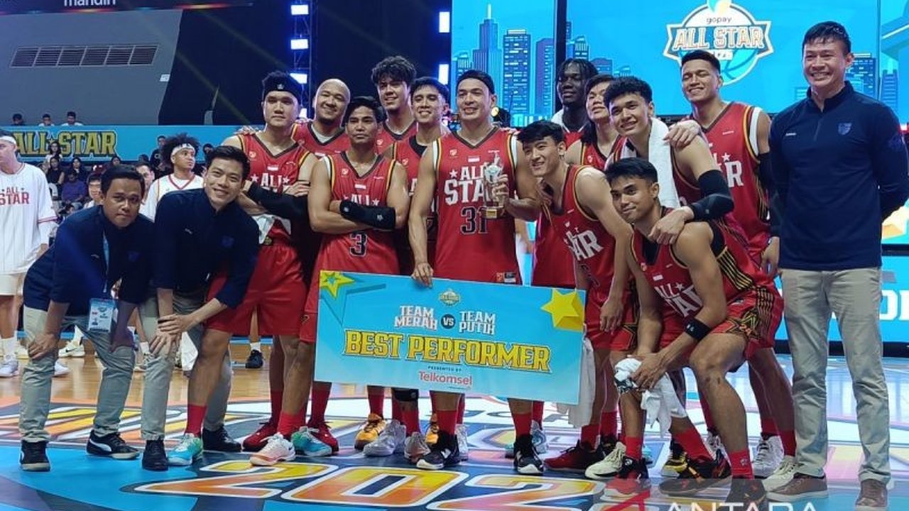 Tim Merah keluar sebagai juara IBL All-Star 2025 setelah mengalahkan Tim Putih dengan skor akhir 112-104 dalam pertandingan spektakuler di Britama Arena, Jakarta.