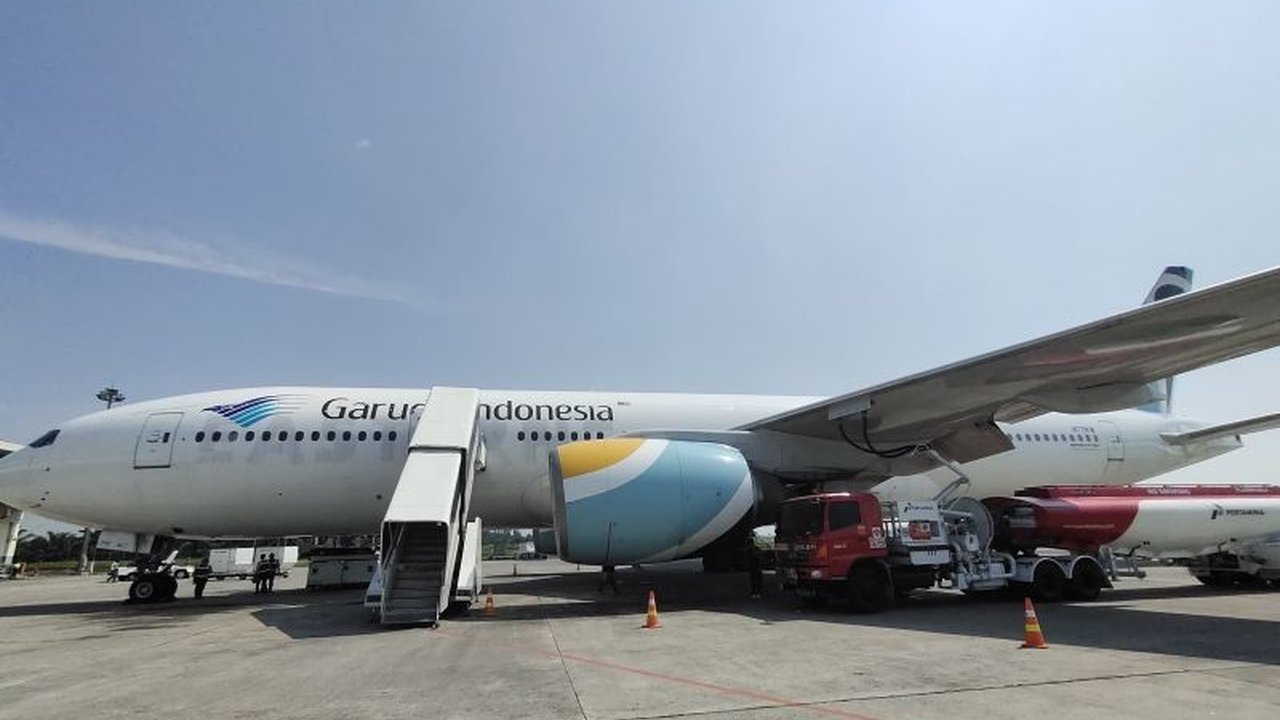 Pertamina Patra Niaga Regional Sumbagut memastikan ketersediaan avtur untuk musim haji 2025 di empat bandara, dengan stok mencukupi hingga 63 hari ke depan dan rencana penambahan stok di awal Mei.