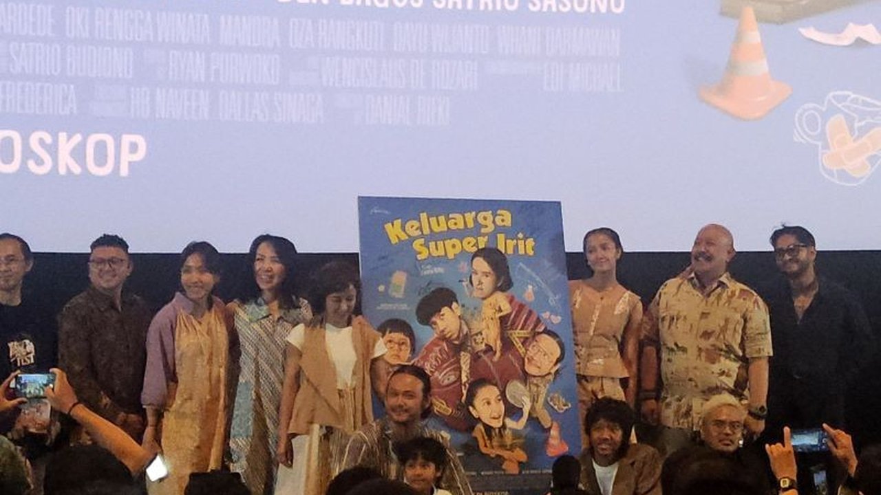 Widi Mulia menciptakan lagu spesial untuk film Keluarga Super Irit yang dibintangi keluarganya, lagu tersebut akan dirilis bertepatan dengan penayangan film di bulan Juni.