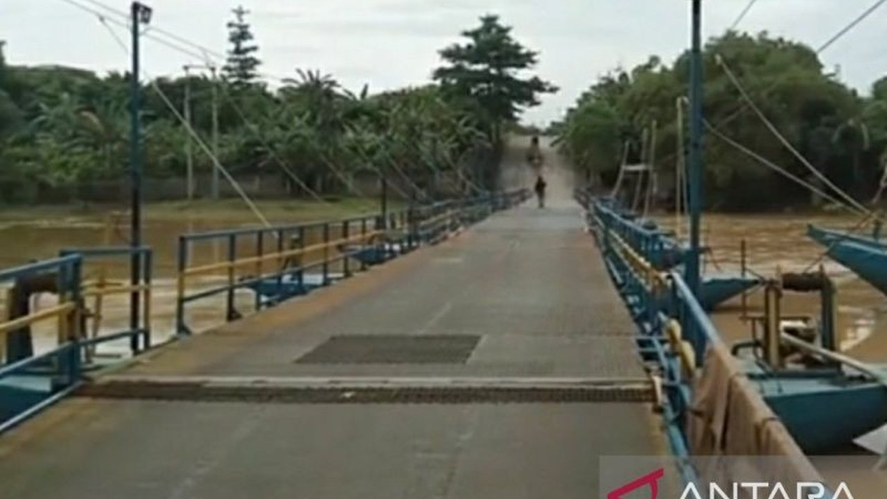 Balai Besar Wilayah Sungai Citarum menemukan 11 jembatan perahu ilegal di Karawang dan memberikan peringatan tegas kepada para pengelola.