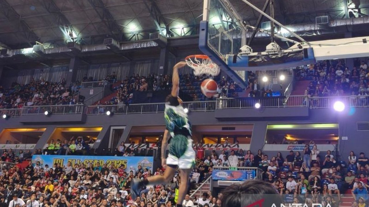 Adonnecy Joshua Bramah dari Pacific Caesar Surabaya berhasil menjuarai Slam Dunk Contest IBL All-Star 2025, mengakui ketangguhan para pesaingnya.