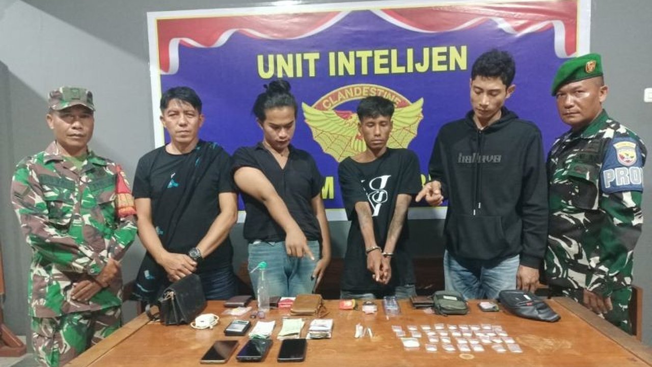 Tiga tersangka narkoba ditangkap Kodim 1608/Bima di Desa Penapali, Kecamatan Woha, Kabupaten Bima, NTB, dengan barang bukti 32 paket narkoba seberat 38,68 gram.