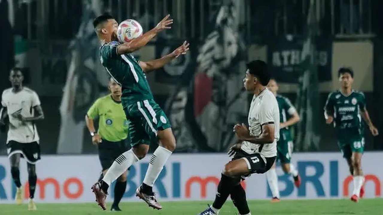 PSS Sleman berhasil meraih kemenangan 3-1 atas PSM Makassar pada laga pekan ke-31 BRI Liga 1 musim ini di Stadion Maguwoharjo, Sleman, Sabtu (3/5/2025) malam WIB. (dok. PSS Sleman)