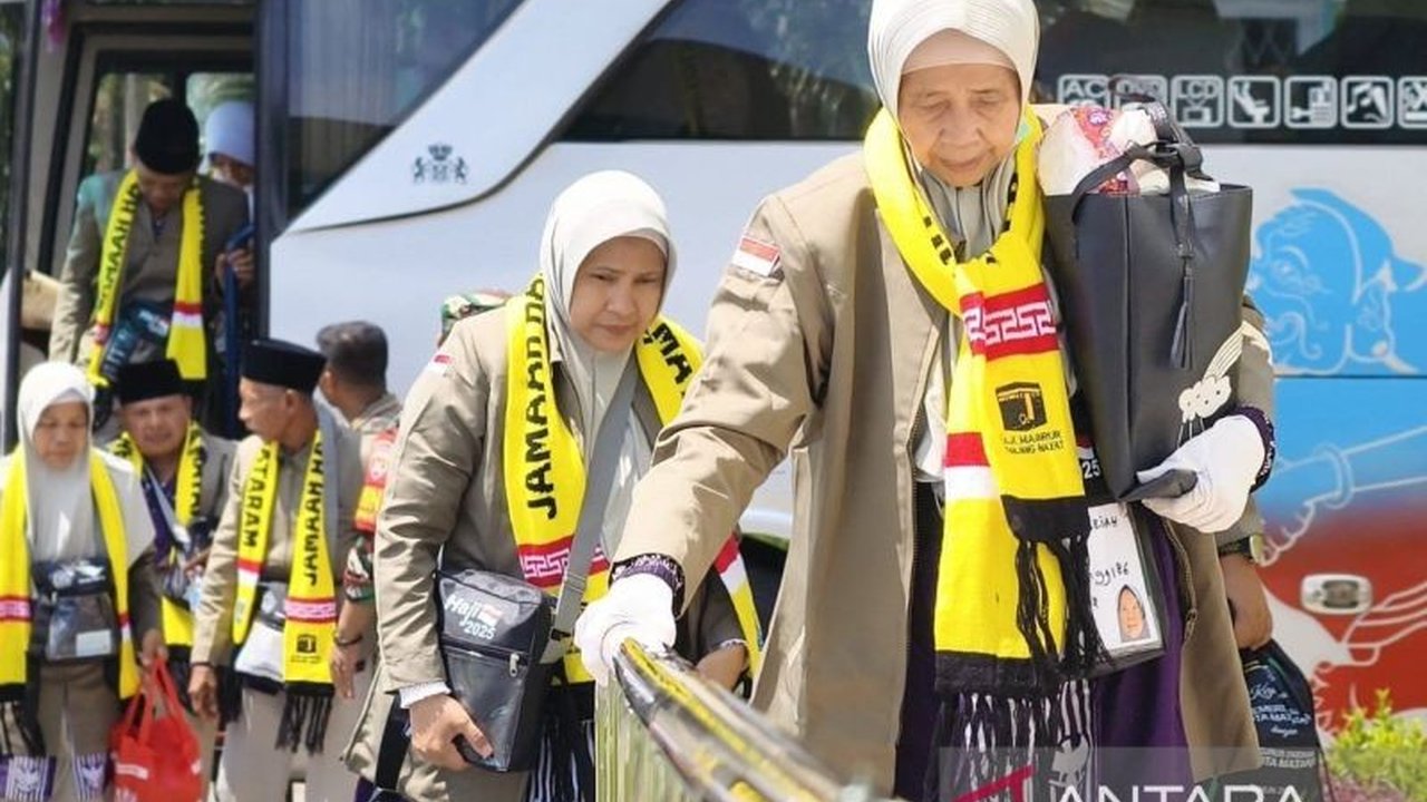 Kemenag NTB imbau 4.499 calon jamaah haji tetap tenang meski visa belum keluar, Kemenag terus berkoordinasi dengan berbagai pihak untuk percepatan proses visa.