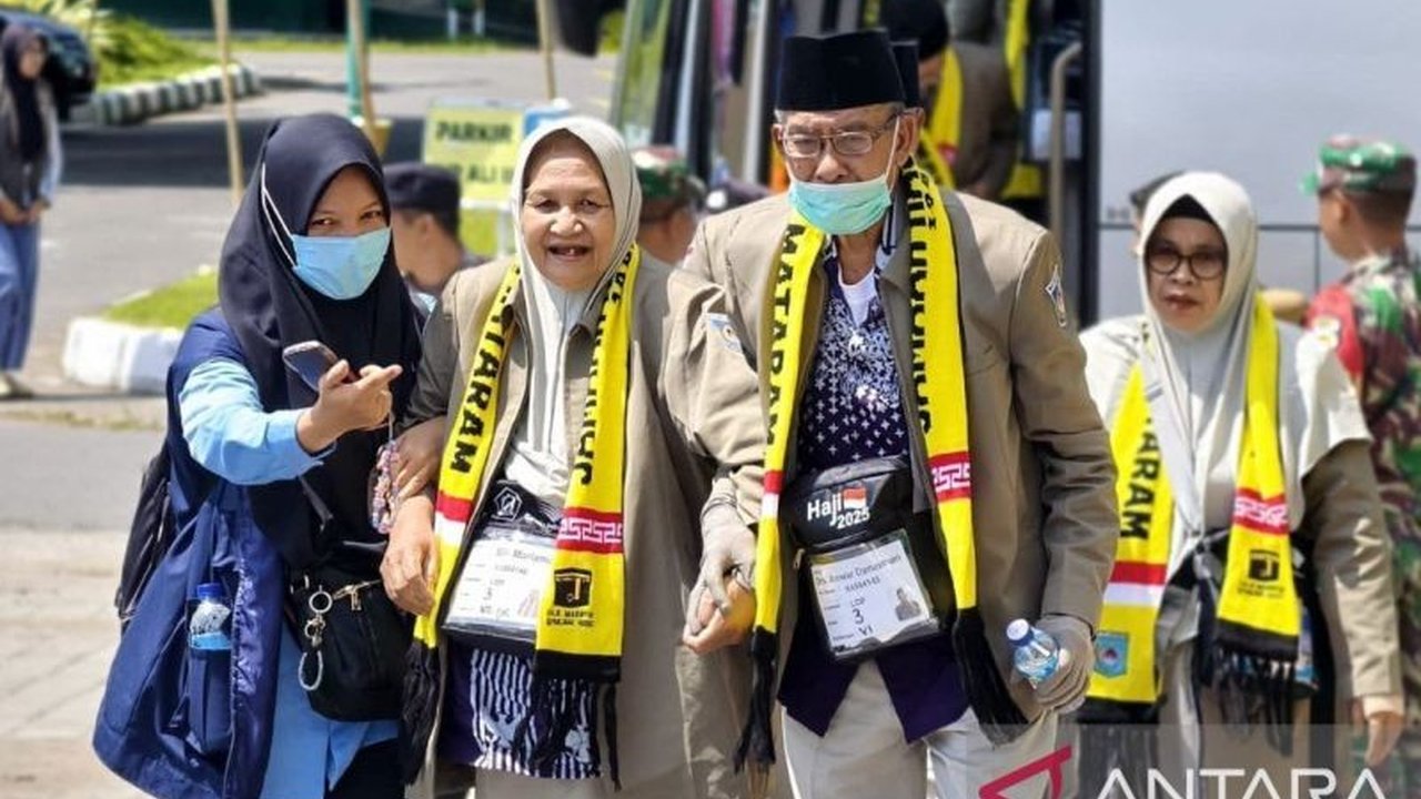 Kemenag NTB memastikan seluruh dokumen dan visa 393 calon haji Kota Mataram telah selesai, siap diberangkatkan ke Tanah Suci dalam kloter 3 Embarkasi Lombok.