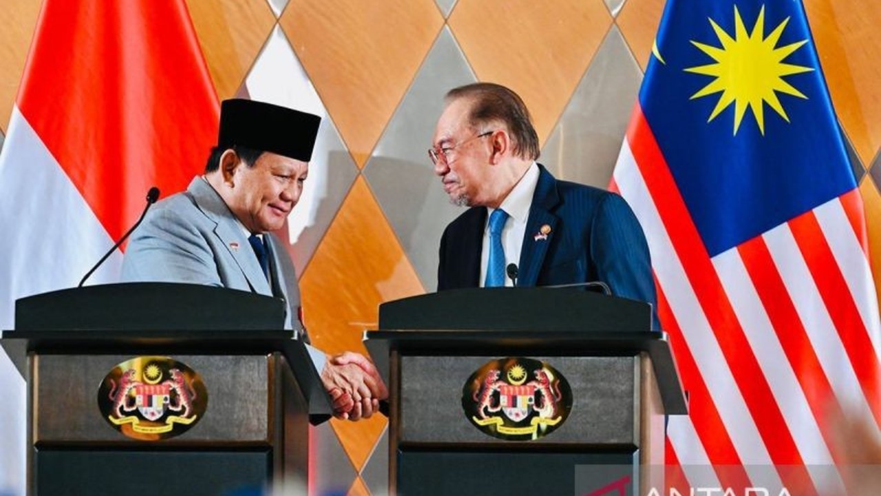 Presiden Prabowo Subianto secara resmi mengundang Perdana Menteri Malaysia, Anwar Ibrahim, untuk melakukan kunjungan kenegaraan ke Jakarta dalam waktu dekat, guna memperkuat hubungan bilateral Indonesia-Malaysia.