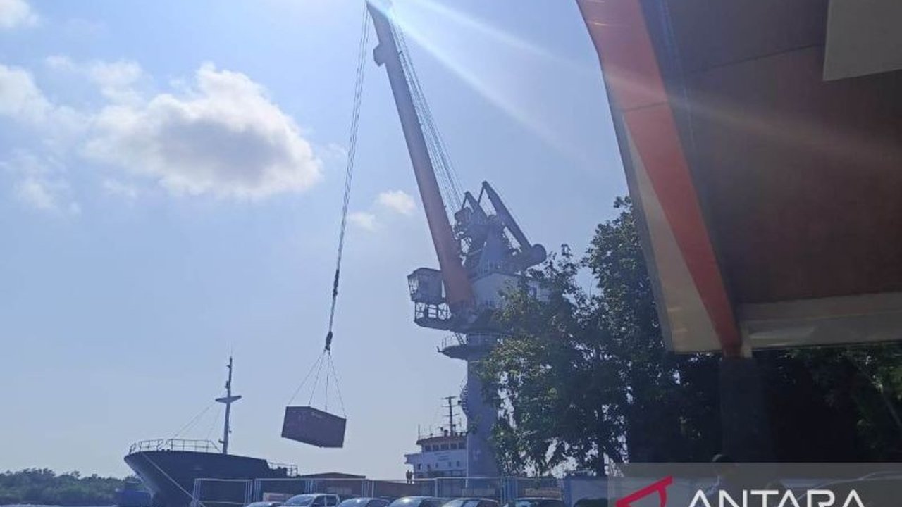 Badan Pusat Statistik (BPS) Kepulauan Bangka Belitung melaporkan impor pada Maret 2025 tercatat nihil, meskipun nilai impor Januari-Maret 2025 tumbuh signifikan dan neraca perdagangan tetap surplus.