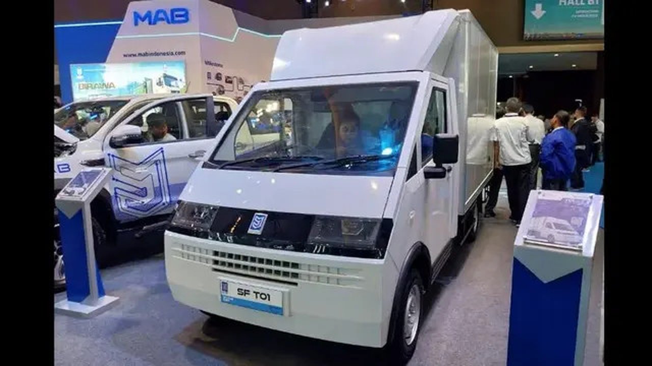 Pikap listrik MAB SF T01 tampil di Periklindo Electric Vehicle Show (PEVS) 2025 di JIExpo Kemayoran, Jakarta. (Oto.com)