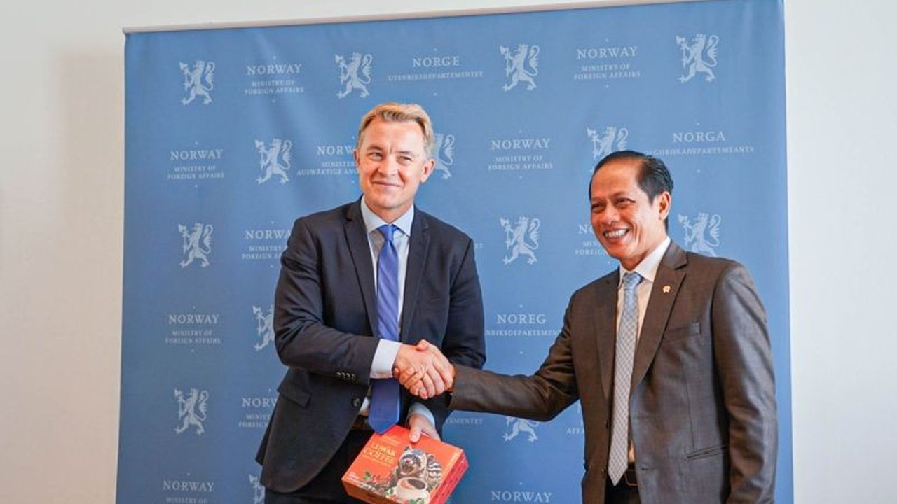 Indonesia dan Norwegia sepakat memperkuat kerja sama dalam mitigasi perubahan iklim, pelestarian alam, dan pembangunan berkelanjutan, ditandai dengan penandatanganan Letter of Intent di Oslo.
