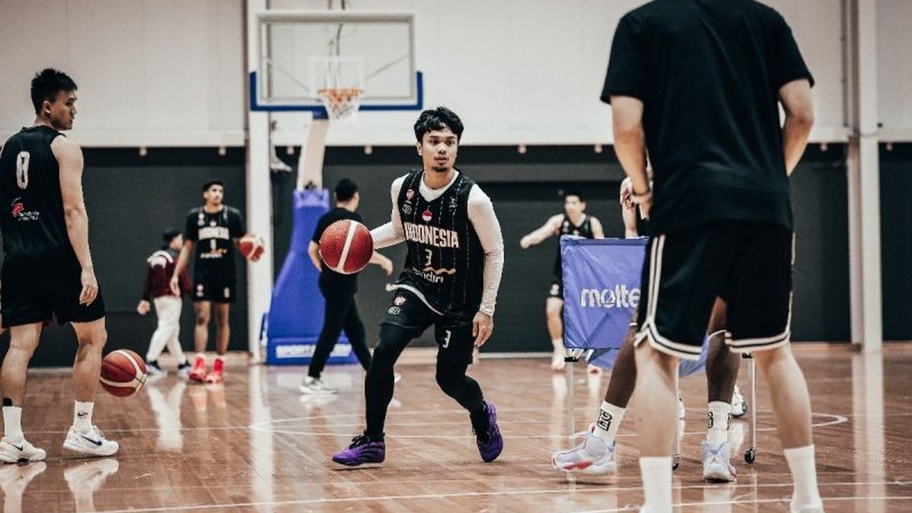 Perbasi umumkan 45 pemain IBL berpeluang masuk timnas basket senior putra setelah melalui evaluasi ketat performa dan statistik pemain.