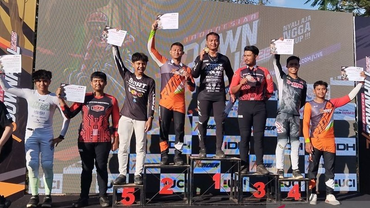 Andy Prayogo raih juara utama Indonesian Downhill 2025 di Kudus dengan catatan waktu menakjubkan, unggul atas kompetitornya.