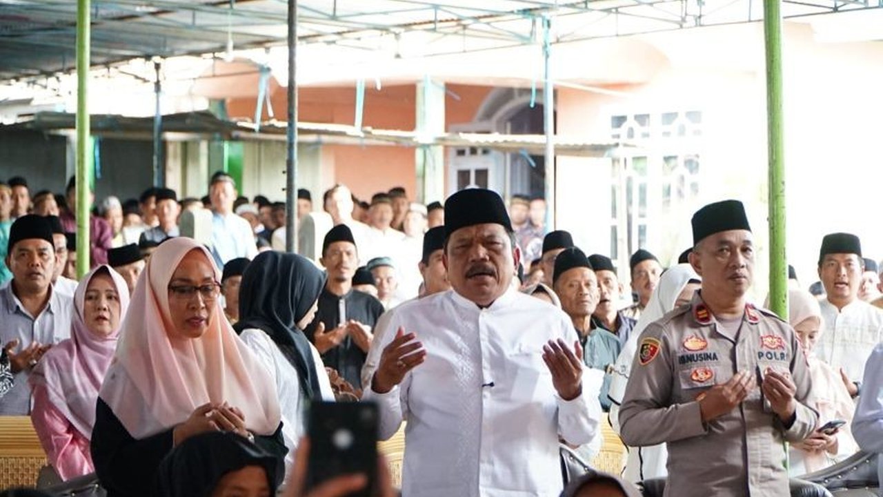 Pemerintah Provinsi Bengkulu berkomitmen memberikan ambulans gratis kepada seluruh desa di provinsi tersebut untuk memudahkan akses layanan kesehatan masyarakat.