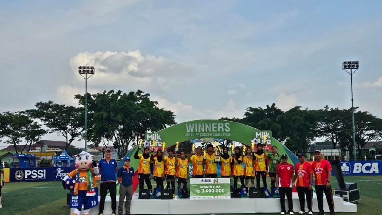 SDN Kalisari 01 raih juara Milklife Soccer Challenge Jakarta 2025 kategori U-12 setelah menumbangkan SDN Mekarjaya 12 dengan skor 4-1,  menunjukkan peningkatan signifikan kompetisi sepak bola putri di Jakarta.