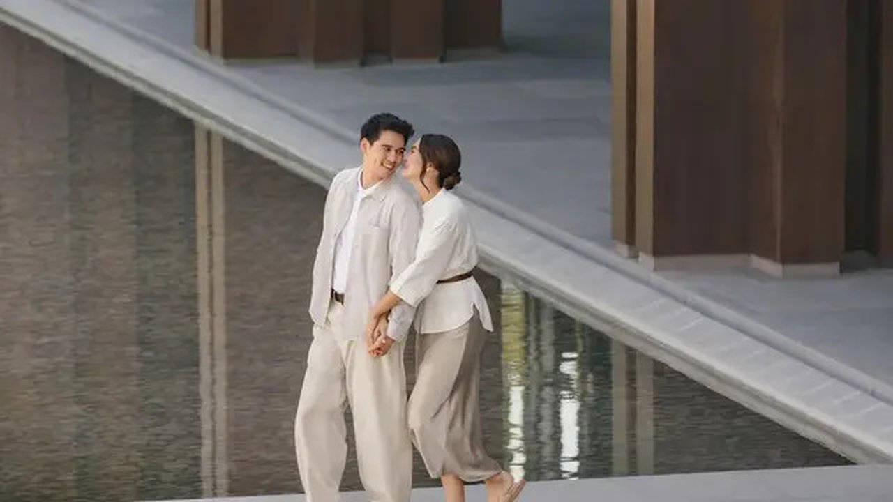 Gaya Serasi Luna Maya dan Maxime Bouttier Bak Prewedding. [@lunamaya]