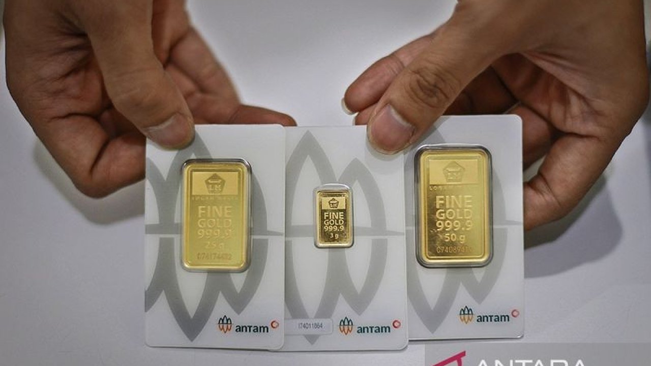 Harga emas Antam per gram naik Rp3.000 pada 5 Mei 2024, menjadi Rp1.905.000, sementara harga buyback juga mengalami kenaikan.