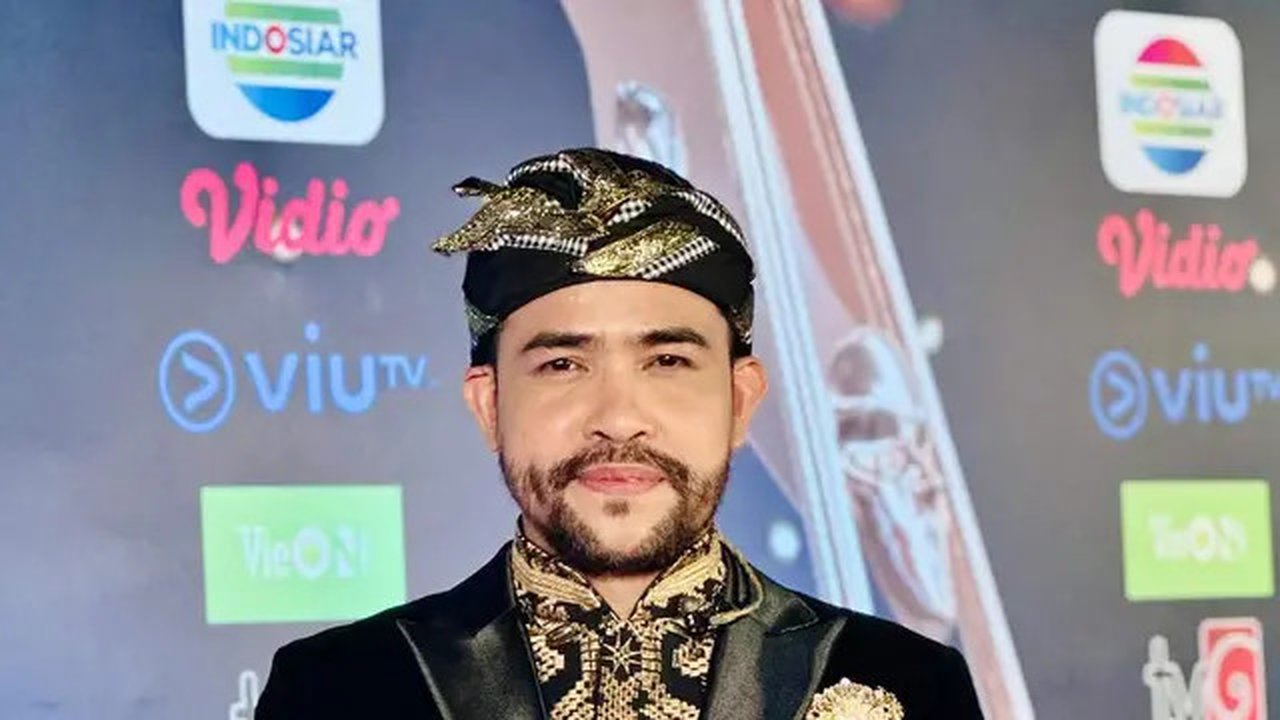 Sebagai salah satu juri, Fildan Rahayu terharu melihat perjuangan peserta audisi Dangdut Academy 7 Indosiar. Ia terkenang saat berada di posisi peserta. (Foto: Dok. Instagram @da4_fildan)