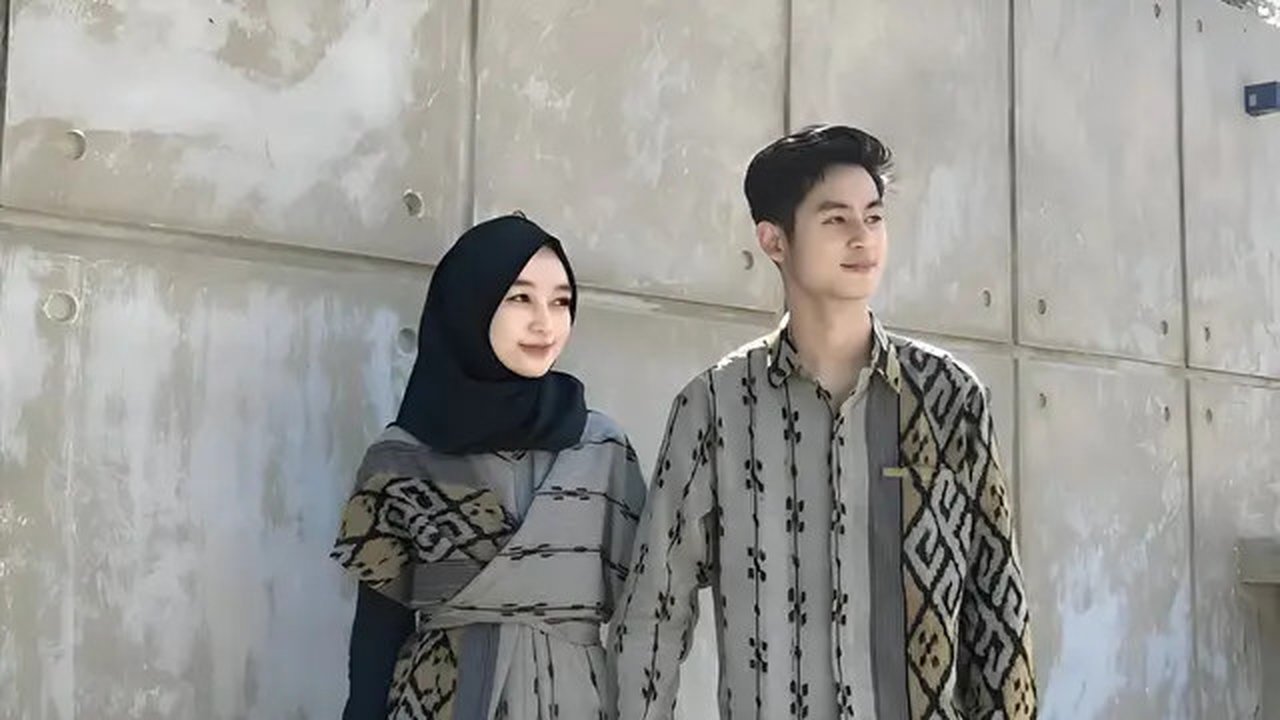 Model batik couple terbaru 2025 untuk kondangan (sumber: pinterest)