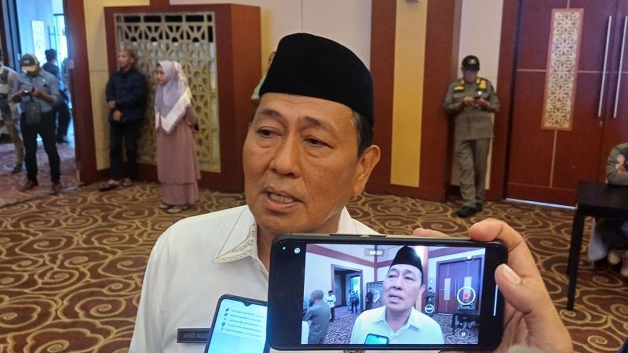 Dinas Pendidikan Kepri umumkan kelulusan SMA/SMK sederajat tahun 2025 mencapai 99,95 persen, dengan imbauan menghindari konvoi merayakan kelulusan.