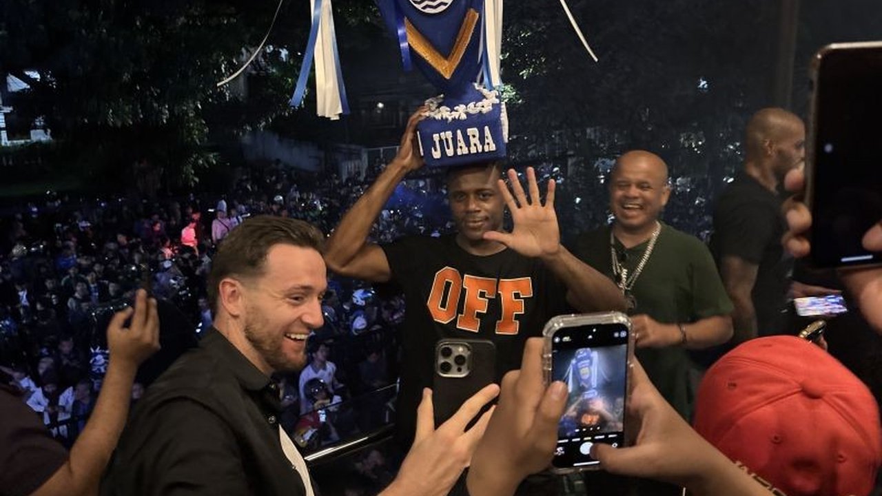 Bek senior Persib, Achmad Jufriyanto, mengungkapkan kunci keberhasilan timnya meraih gelar juara Liga 1 2024/2025 adalah konsistensi dan kekompakan pemain sepanjang musim kompetisi.