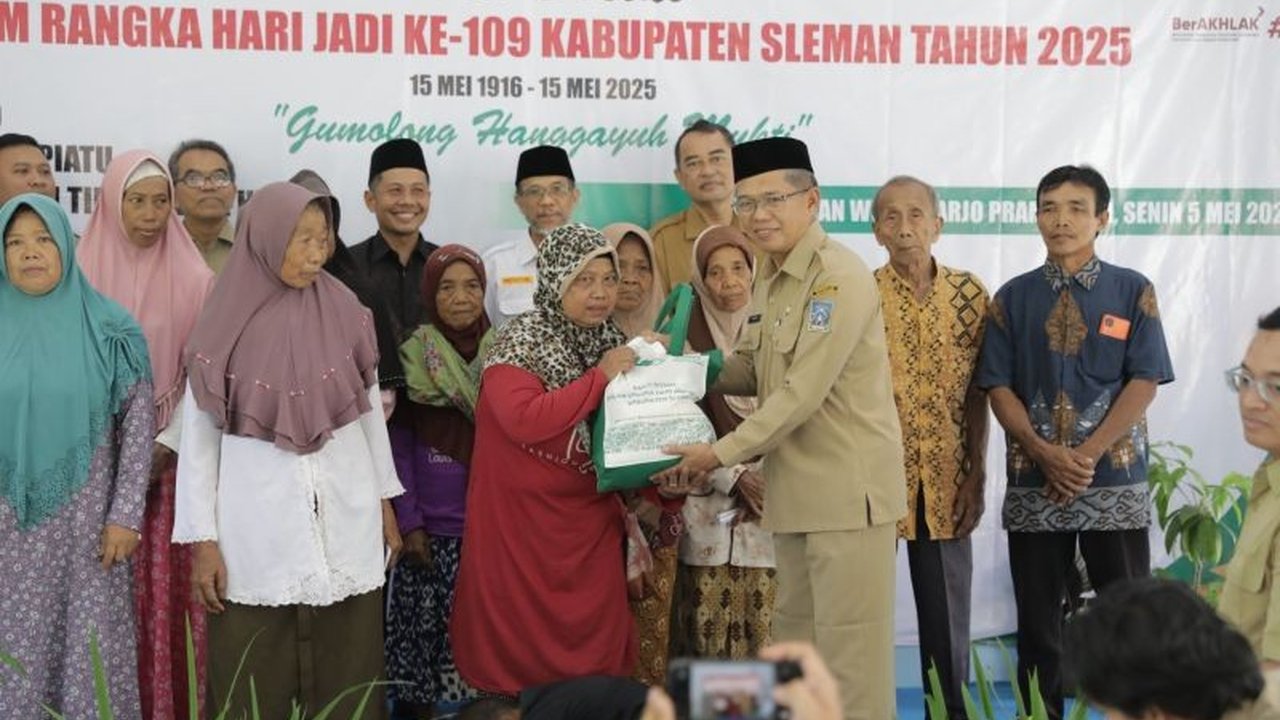 Dalam rangka HUT ke-109, Pemkab Sleman salurkan bansos berupa rehabilitasi RTLH, paket sembako, santunan anak yatim, dan layanan kesehatan gratis di 17 kecamatan.