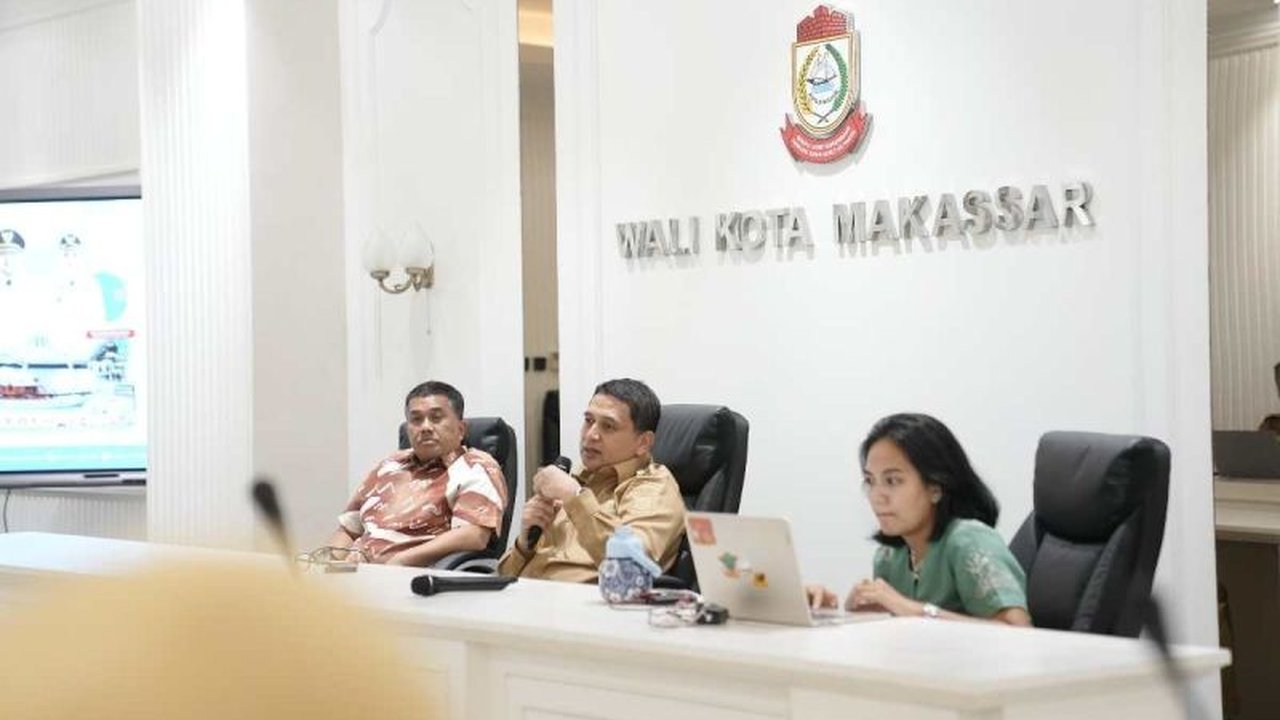Wali Kota Makassar, Munafri Arifuddin, meminta pengembangan pariwisata yang berdampak langsung pada ekonomi masyarakat, bukan hanya event-event spektakuler semata.