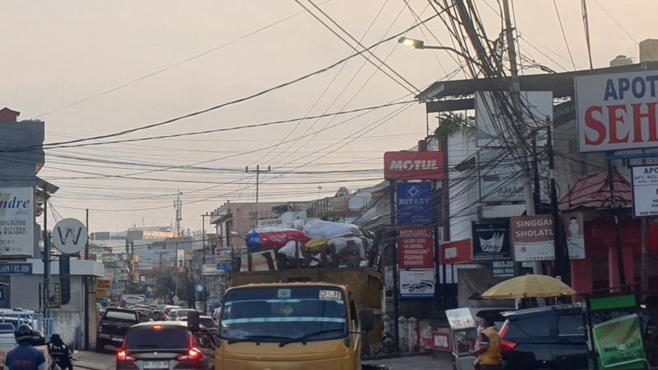 Pemerintah Kota Palembang akan menertibkan kabel internet semrawut yang dinilai merusak keindahan kota, dengan koordinasi bersama provider dan ancaman sanksi bagi yang melanggar.