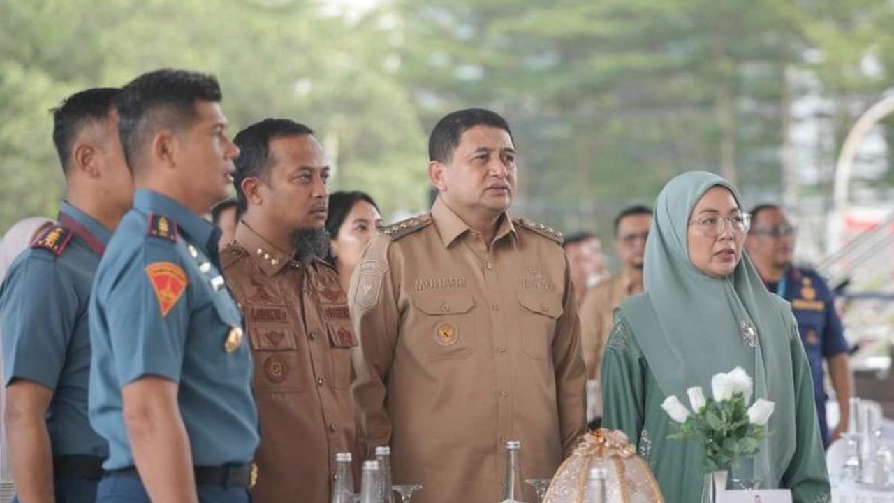 Pemkot Makassar alihkan anggaran efisiensi untuk pembangunan infrastruktur dan pemberdayaan masyarakat di pulau-pulau terluar, khususnya di Kecamatan Sangkarrang, guna mengatasi keterbatasan akses listrik dan fasilitas lainnya.