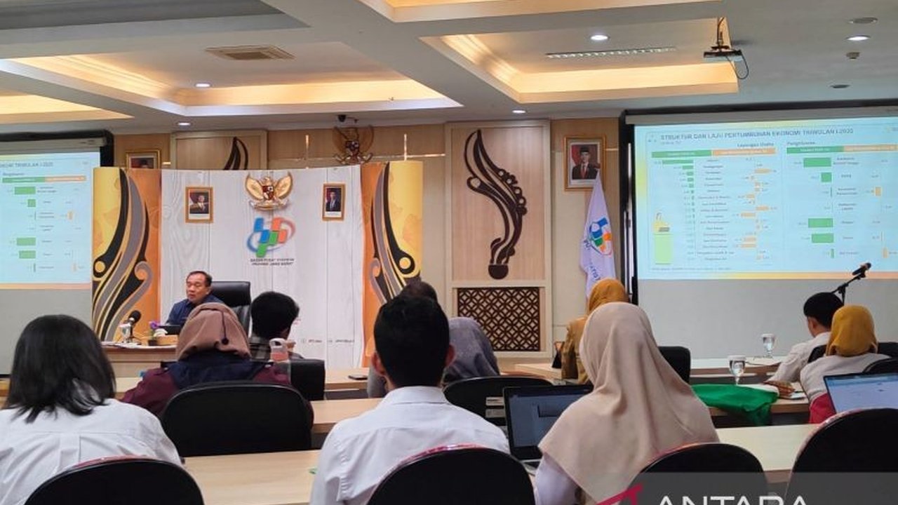 Pertumbuhan ekonomi Jawa Barat pada kuartal I 2025 mencapai 4,98 persen secara tahunan, didorong sektor pertanian dan perdagangan, melampaui pertumbuhan ekonomi nasional.