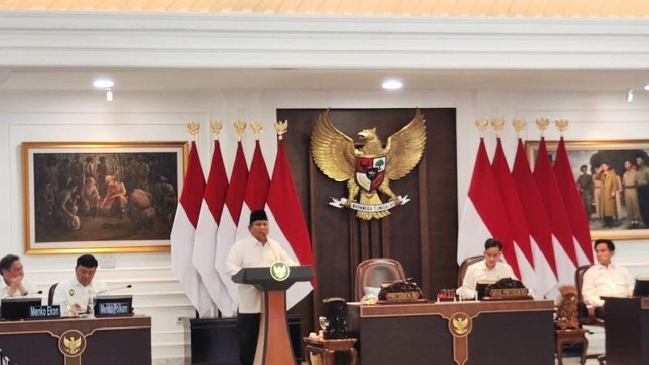 Presiden Prabowo Subianto memberikan kelonggaran waktu bagi wartawan untuk meliput Sidang Kabinet Paripurna selama lebih dari satu jam,  menunjukkan sikap demokratis dalam pemerintahannya.