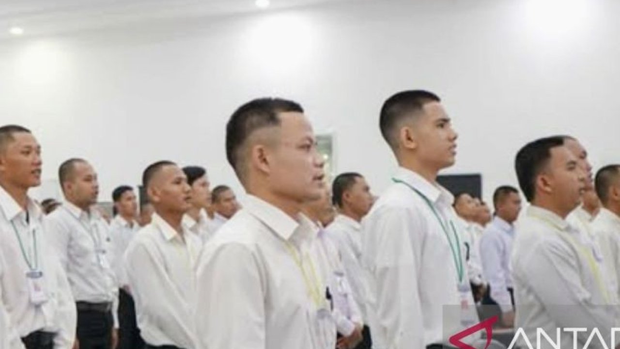 Ratusan warga Karawang mengikuti seleksi program magang ke Jepang, sebuah kesempatan emas untuk meningkatkan kompetensi dan berdaya saing global serta membuka peluang kerja di perusahaan Jepang.